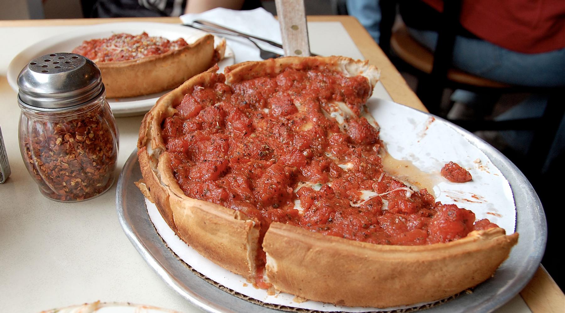 Chicago Deep Dish Pizza Near The Dock Mercury Chicago s Skyline 