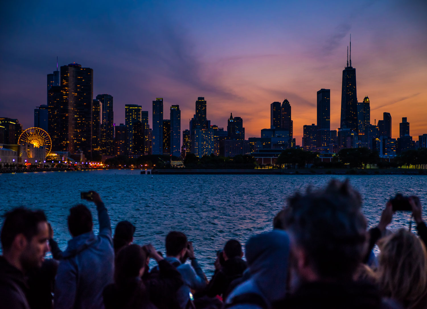 Chicago Night Boat Cruise - Evening & Sunset Boat Tour & Rides